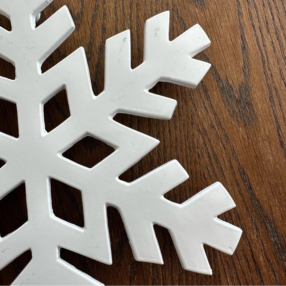 Crate&Barrel White Snowflake Trivet Christmas Holiday Winter Festive Decor - Picture 6 of 6